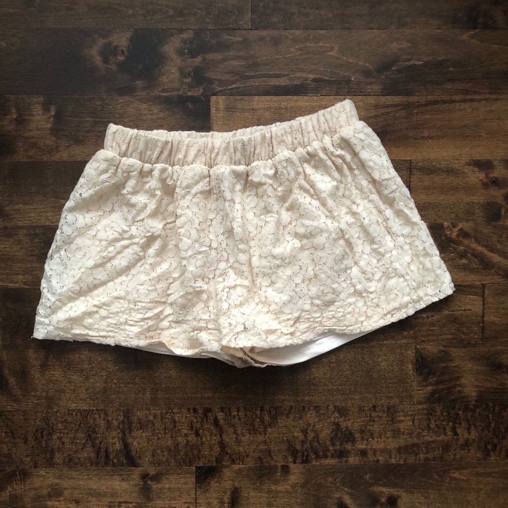 BB Dakota Lace Cream Shorts